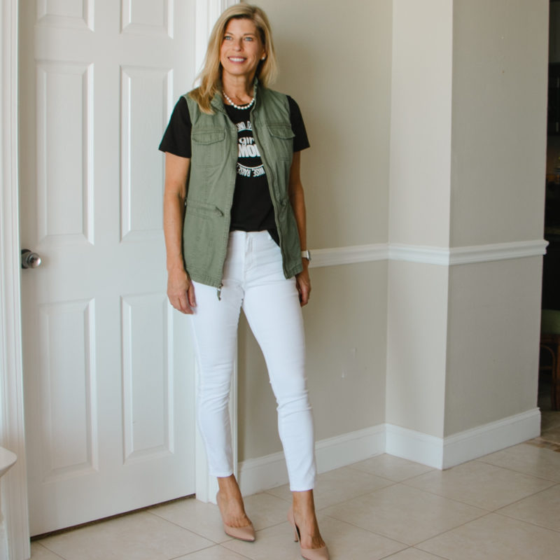 graphic tee outfit with white jeans