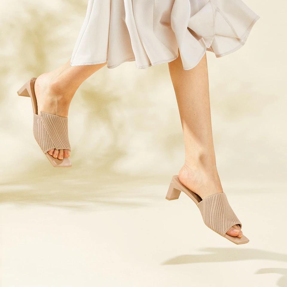 Vivaia nude heeled sandals